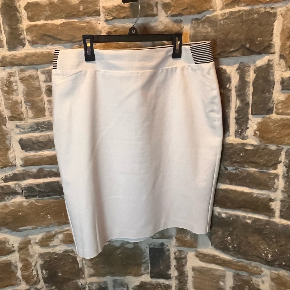 Chose 3 for $9 Investments White Pencil Skirt size 12